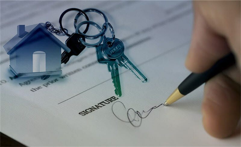 Signing a real estate contracts